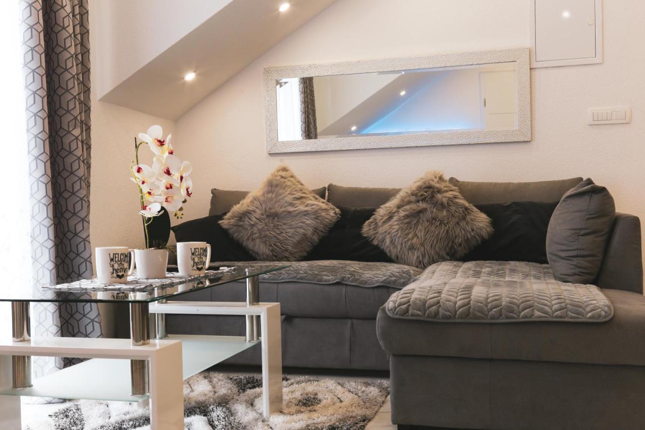 Luxury Apartment Megy Otočac Eksteriør bilde
