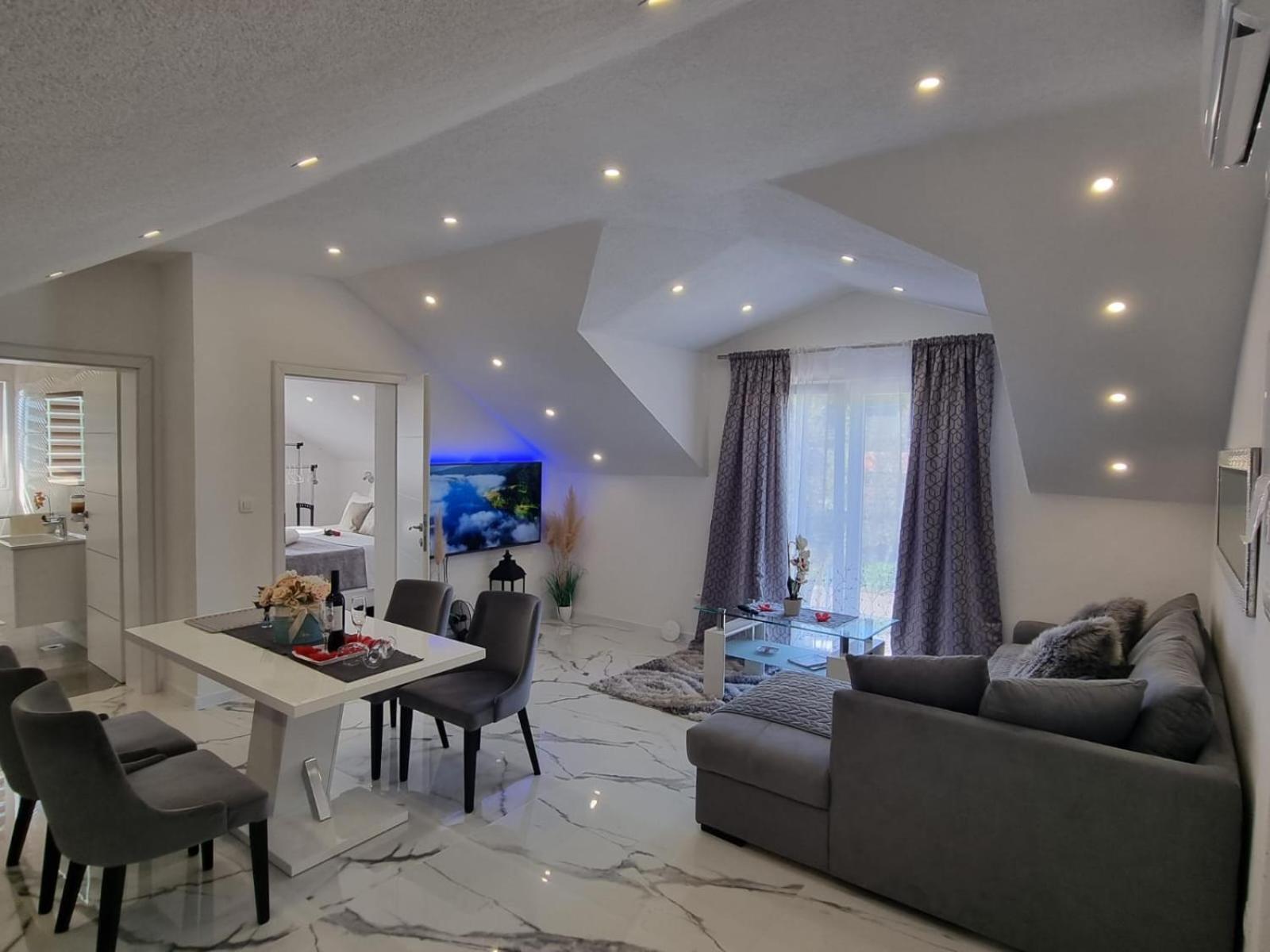 Luxury Apartment Megy Otočac Eksteriør bilde