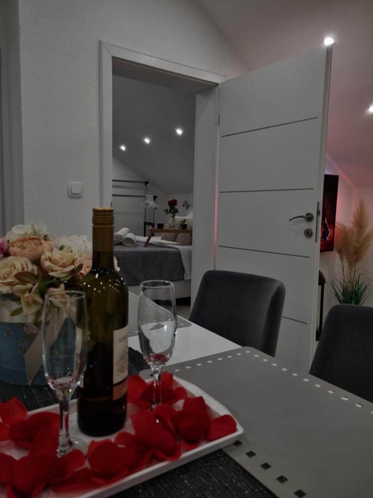Luxury Apartment Megy Otočac Eksteriør bilde