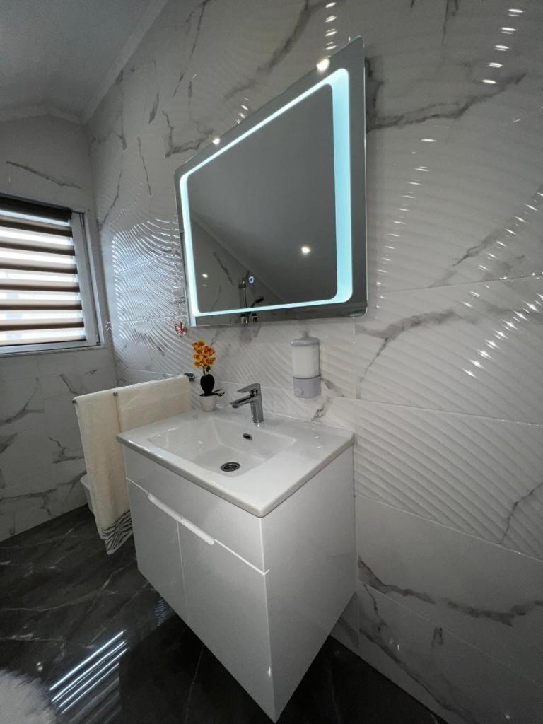 Luxury Apartment Megy Otočac Eksteriør bilde