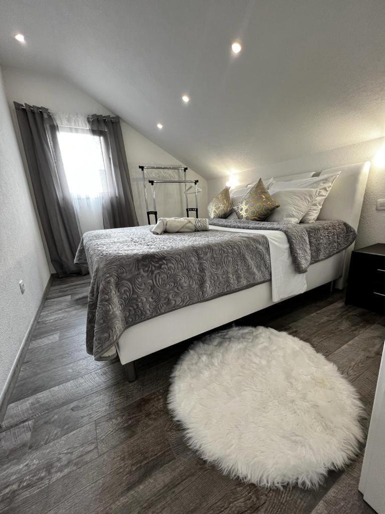 Luxury Apartment Megy Otočac Eksteriør bilde