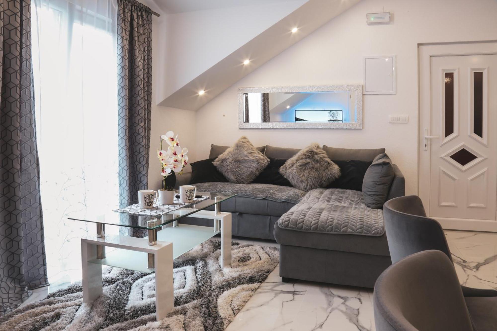 Luxury Apartment Megy Otočac Eksteriør bilde